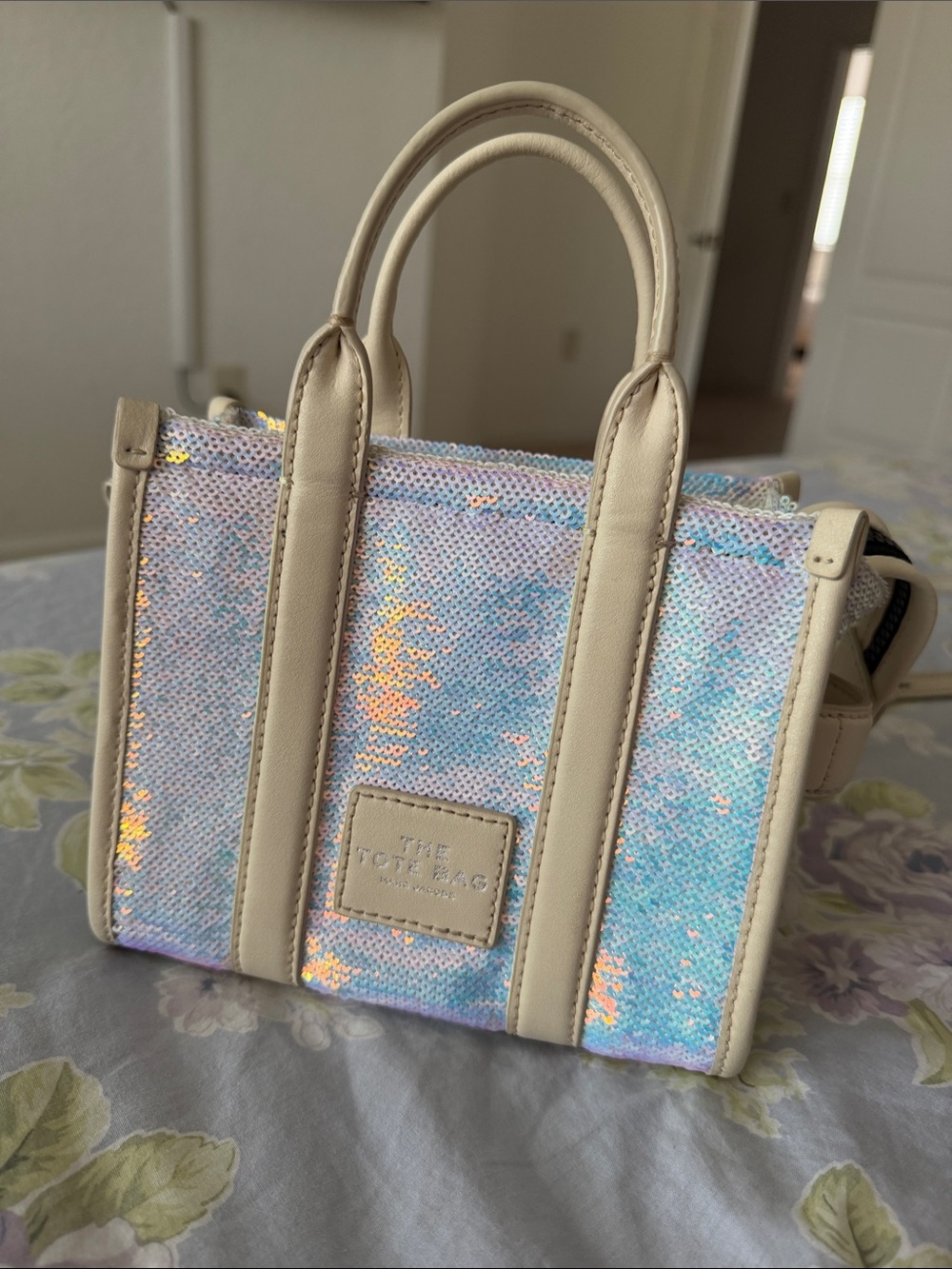 Marc Jacobs Iridescent Sequin The Tote mini  - Cream Trim